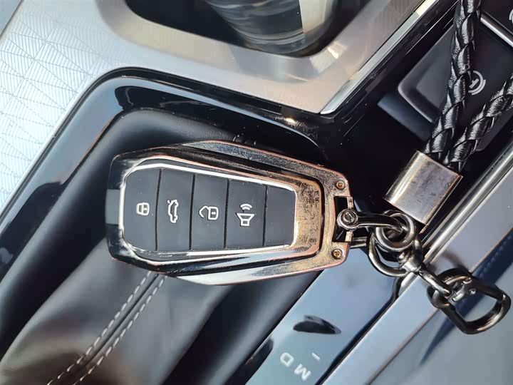 Фото 9 - Geely Emgrand