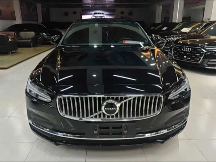 Фото 2 - Volvo S90