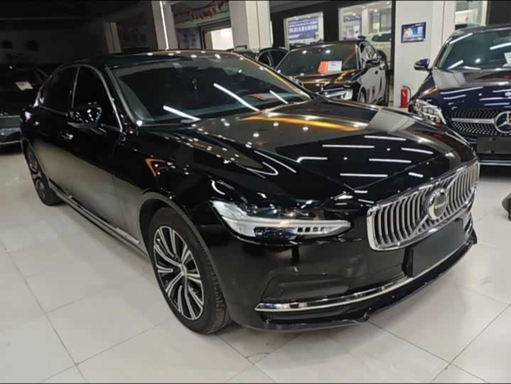 Фото 3 - Volvo S90