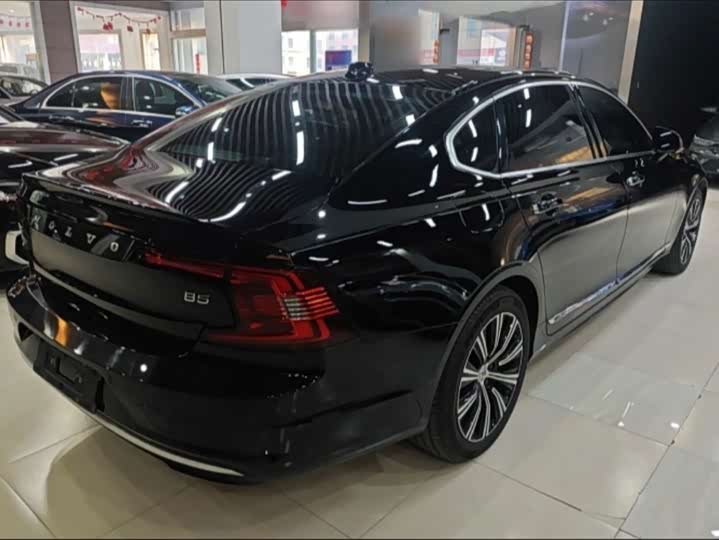 Фото 6 - Volvo S90