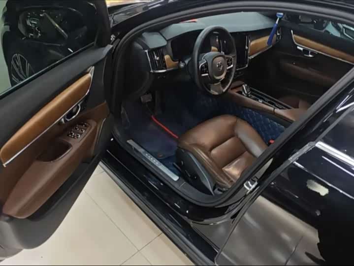 Фото 7 - Volvo S90