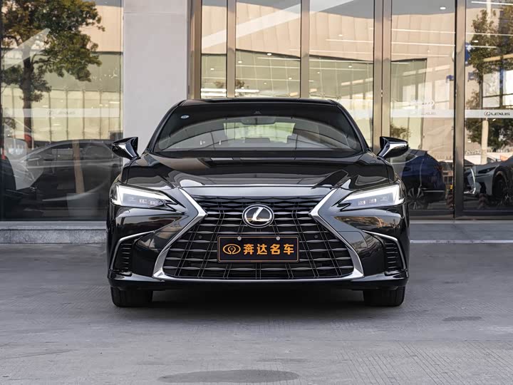 Фото 2 - Lexus ES