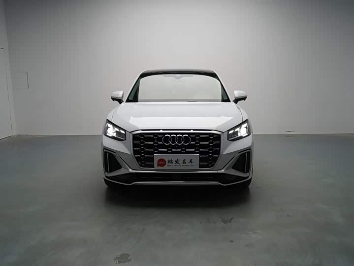 Фото 2 - Audi Q2L