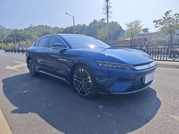 Фото 3 - BYD Han