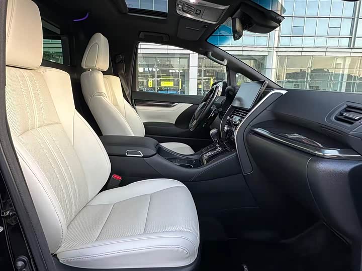 Фото 8 - Lexus LM