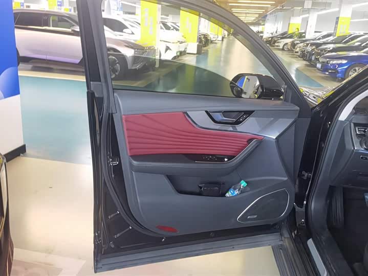 Фото 7 - Hongqi HS5