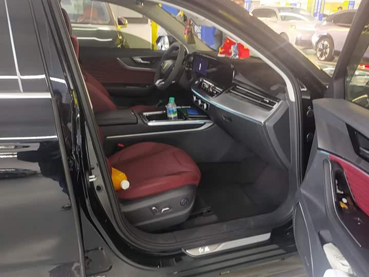 Фото 8 - Hongqi HS5