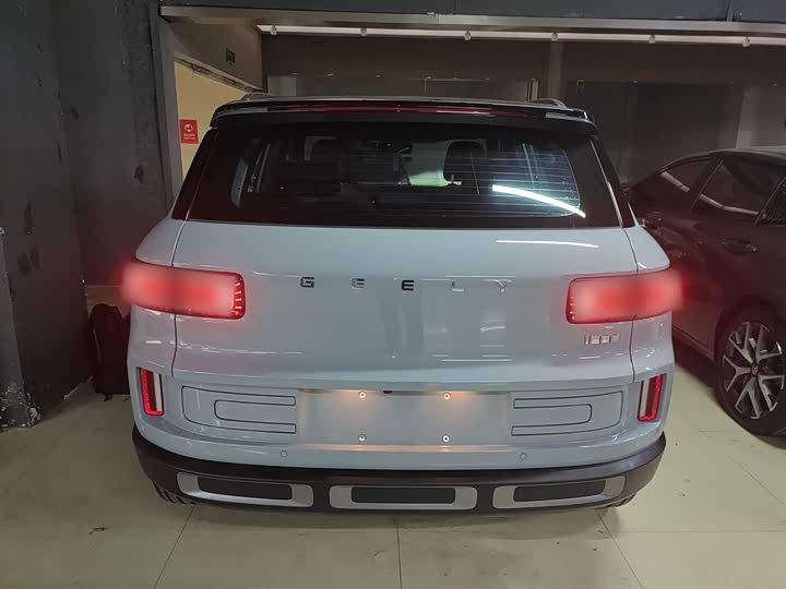 Фото 6 - Geely Icon