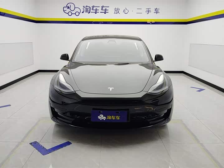 Фото 2 - Tesla Model 3