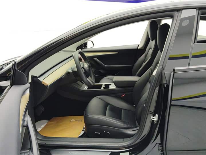 Фото 9 - Tesla Model 3