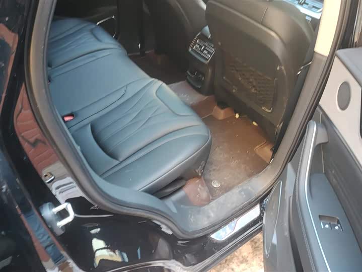 Фото 8 - Hongqi HS5