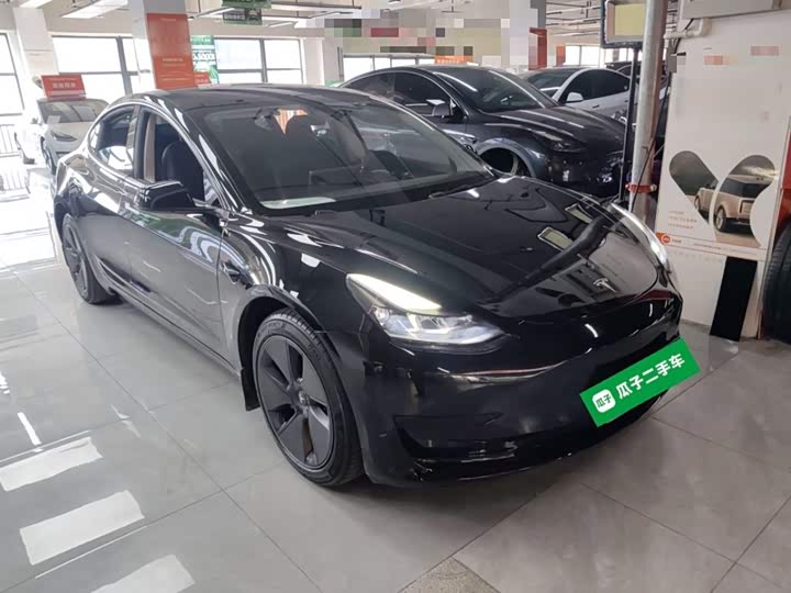 Фото 4 - Tesla Model 3