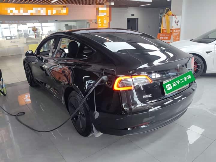 Фото 5 - Tesla Model 3