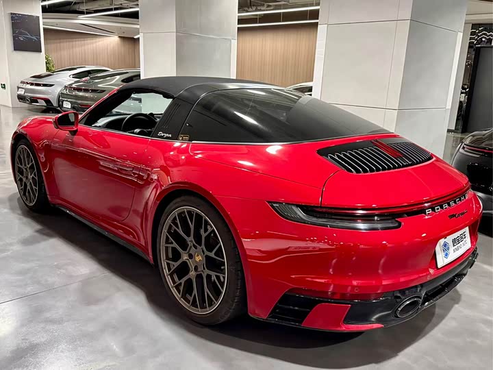 Фото 4 - Porsche 911