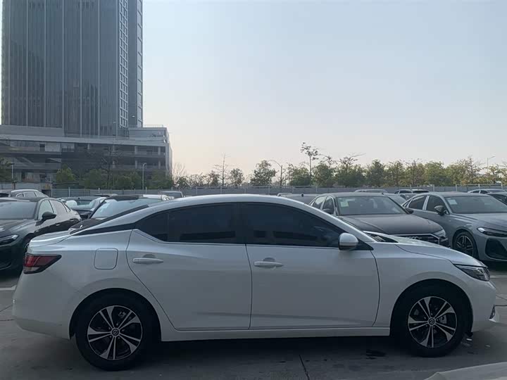 Фото 5 - Nissan Sylphy