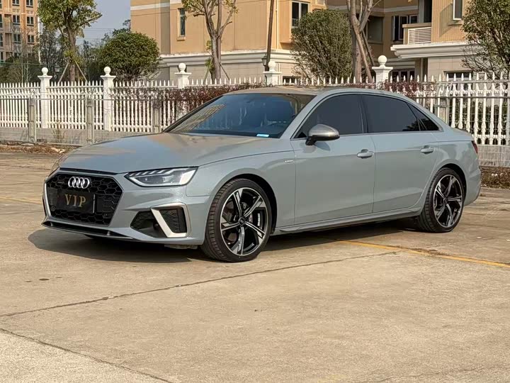 Фото 1 - Audi A4L