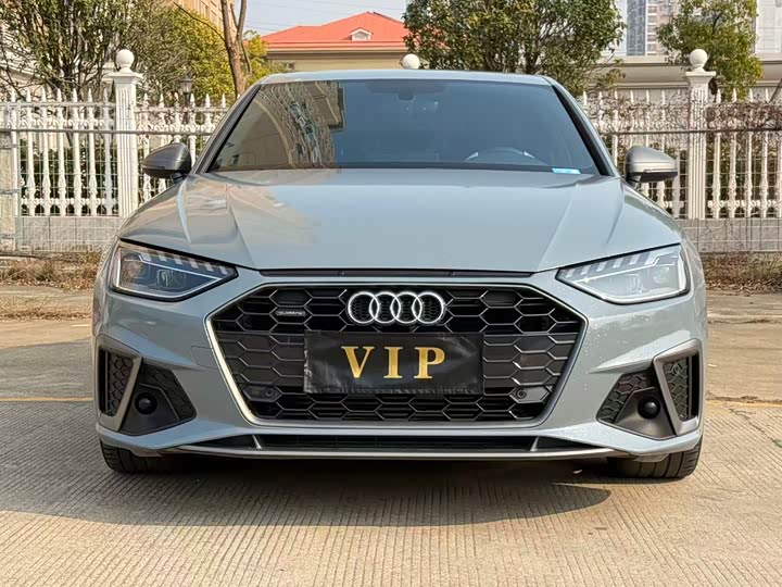 Фото 2 - Audi A4L