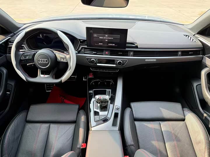 Фото 7 - Audi A4L