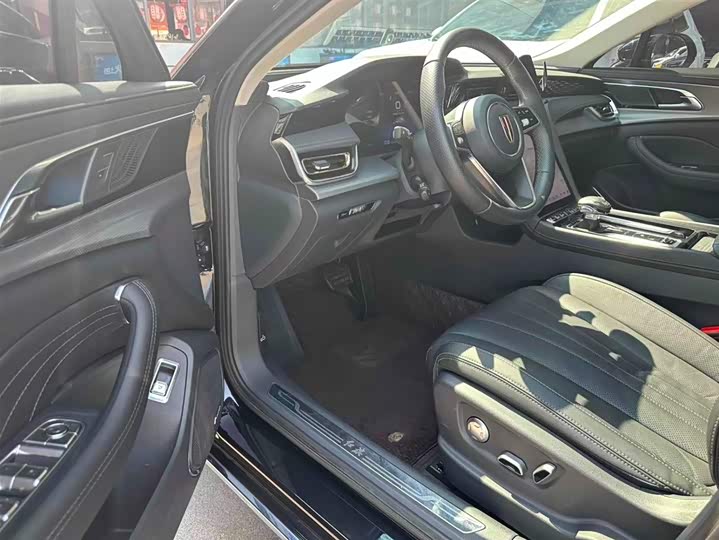 Фото 4 - Hongqi H5