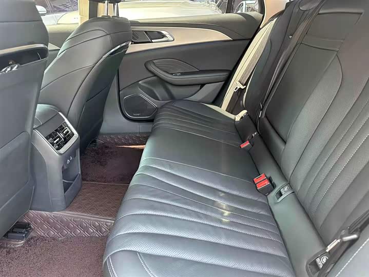 Фото 6 - Hongqi H5