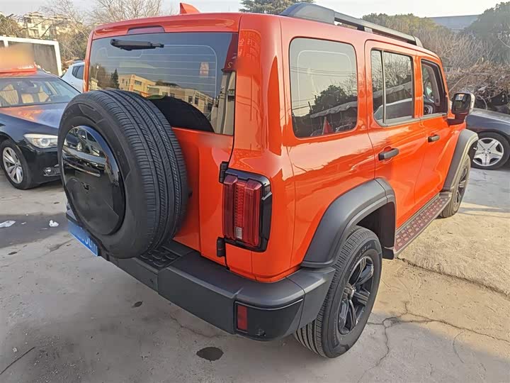 Фото 7 - Tank 300