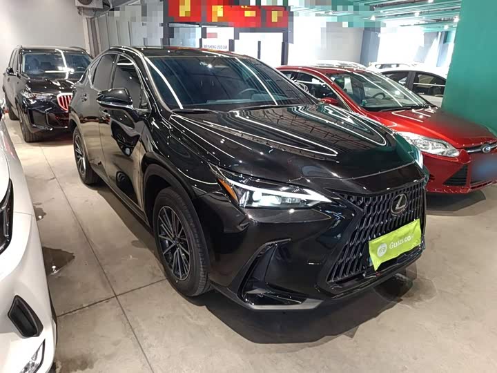 Фото 4 - Lexus NX