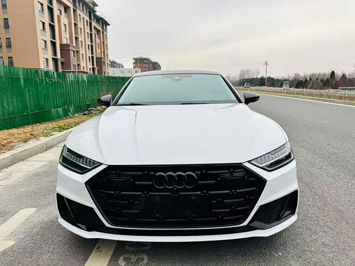 Фото 2 - Audi A7L