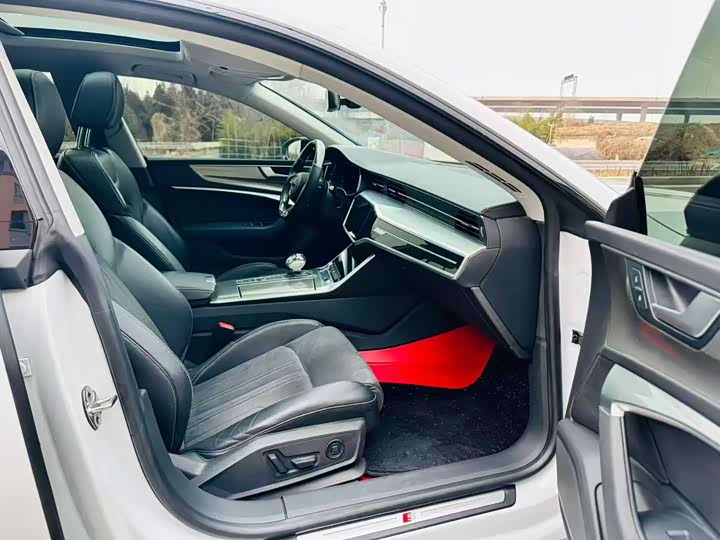 Фото 5 - Audi A7L