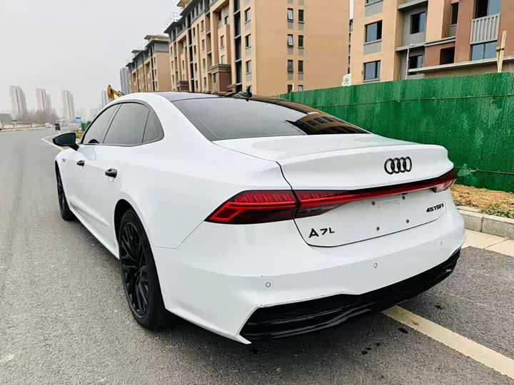 Фото 7 - Audi A7L