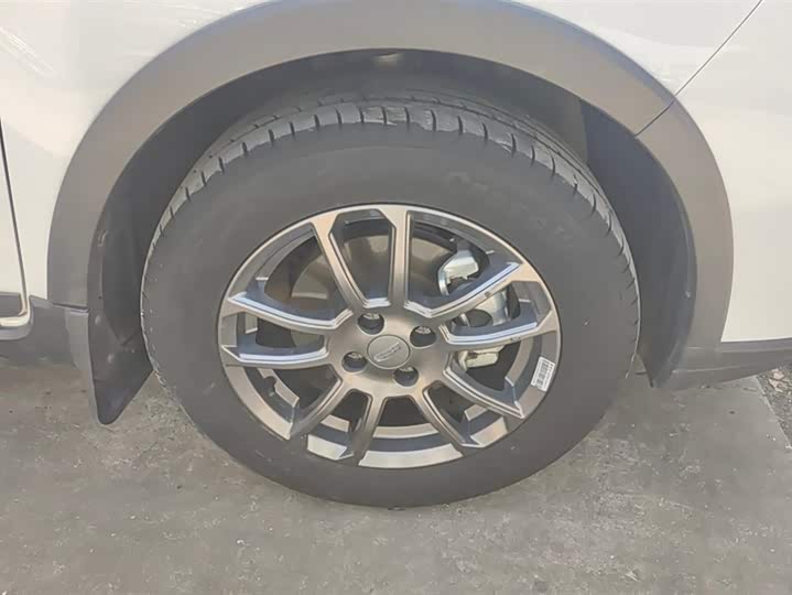 Фото 6 - Geely Vision X3