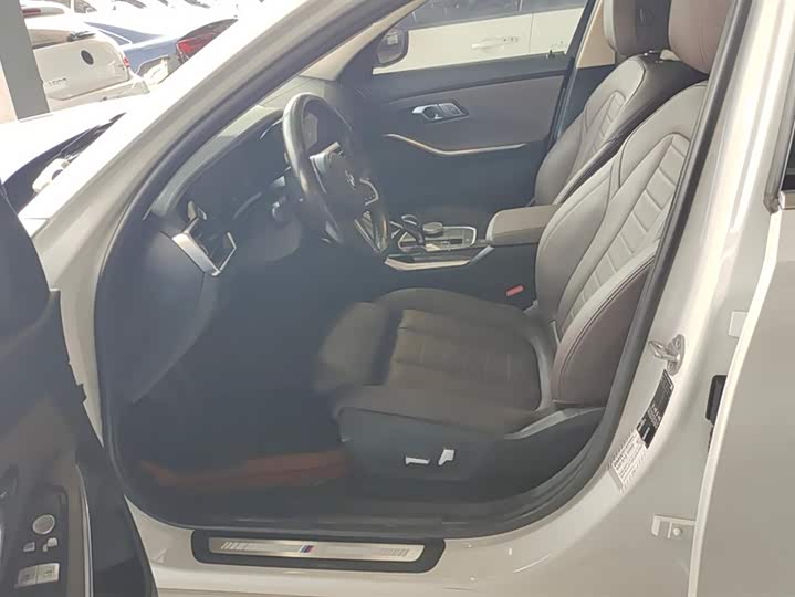 Фото 9 - BMW 3 Series