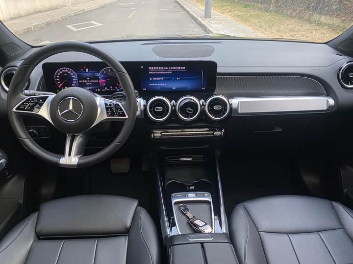Фото 9 - Mercedes-Benz GLB-Class