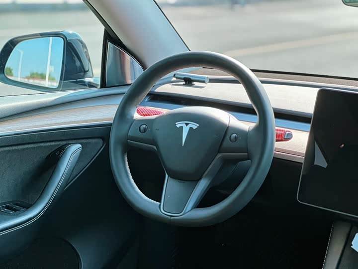 Фото 9 - Tesla Model Y