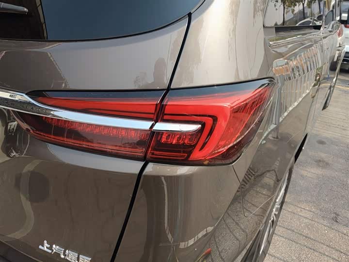 Фото 8 - Buick GL8 ES