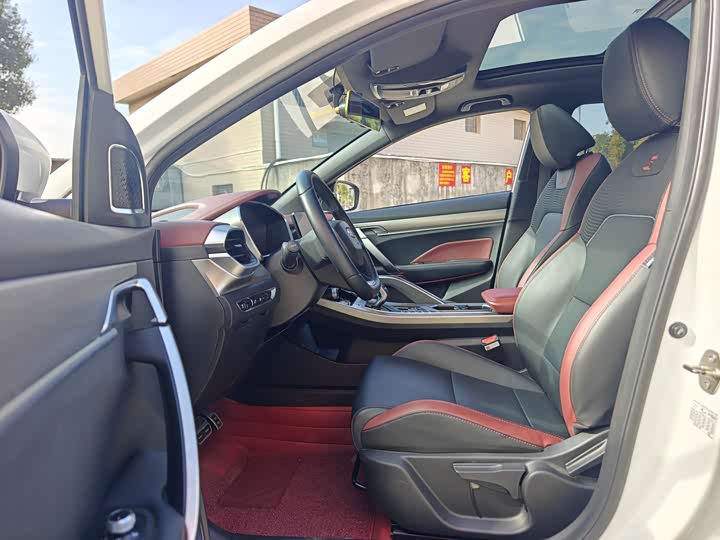 Фото 5 - Geely Coolray