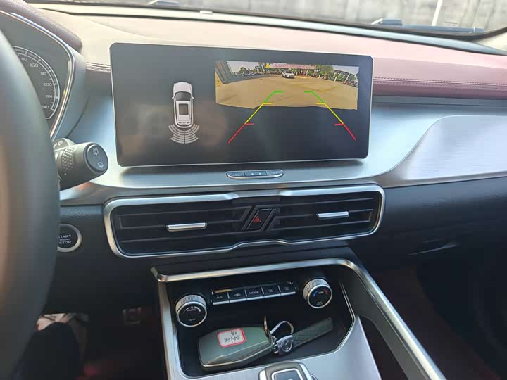 Фото 8 - Geely Coolray