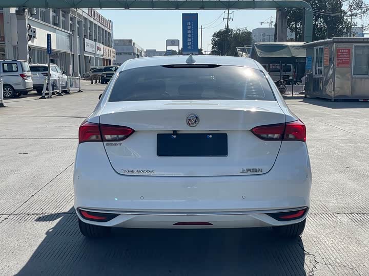 Фото 8 - Buick Verano