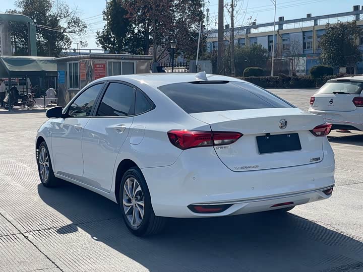 Фото 9 - Buick Verano