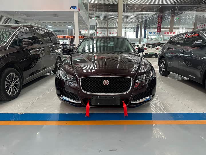 Фото 2 - Jaguar XF L