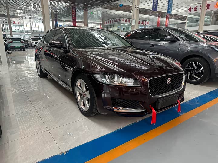 Фото 3 - Jaguar XF L
