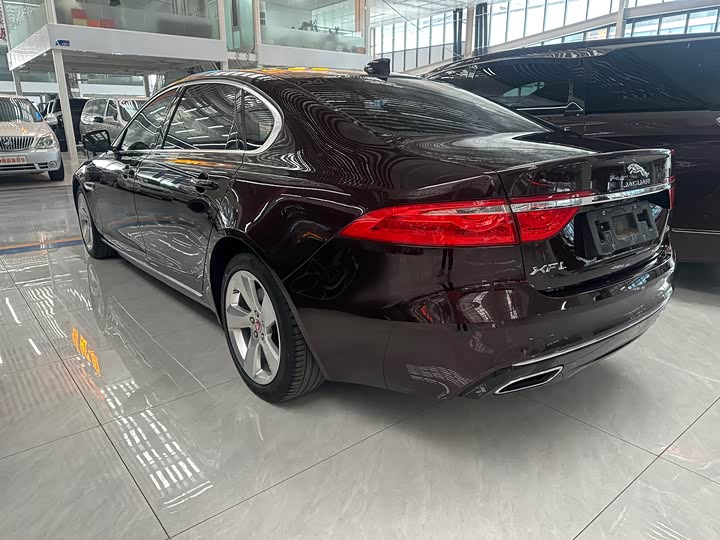 Фото 7 - Jaguar XF L
