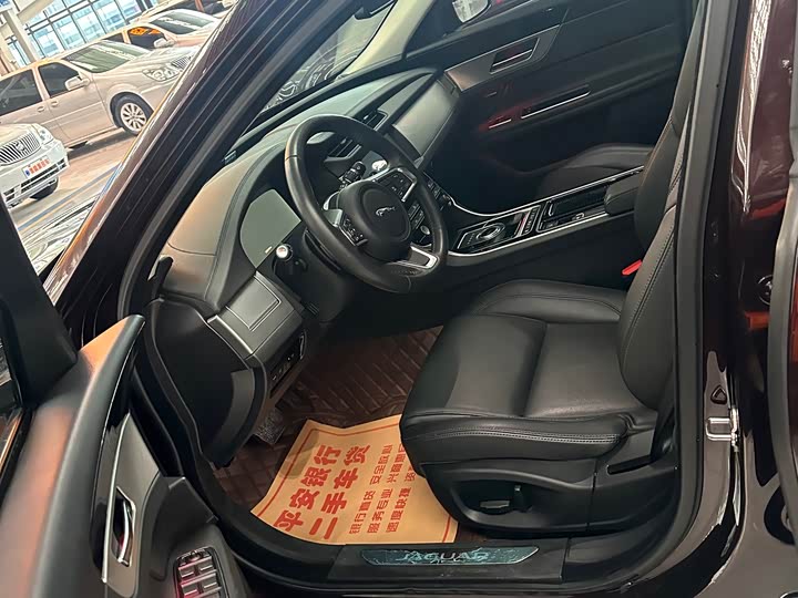 Фото 9 - Jaguar XF L