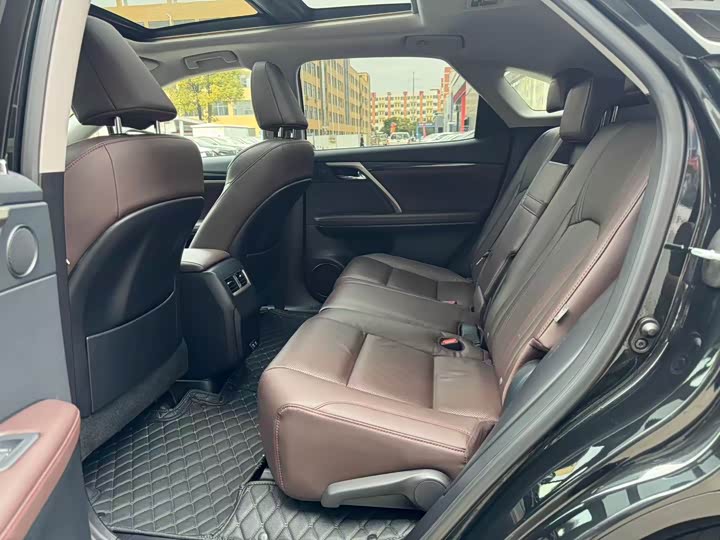 Фото 5 - Lexus RX