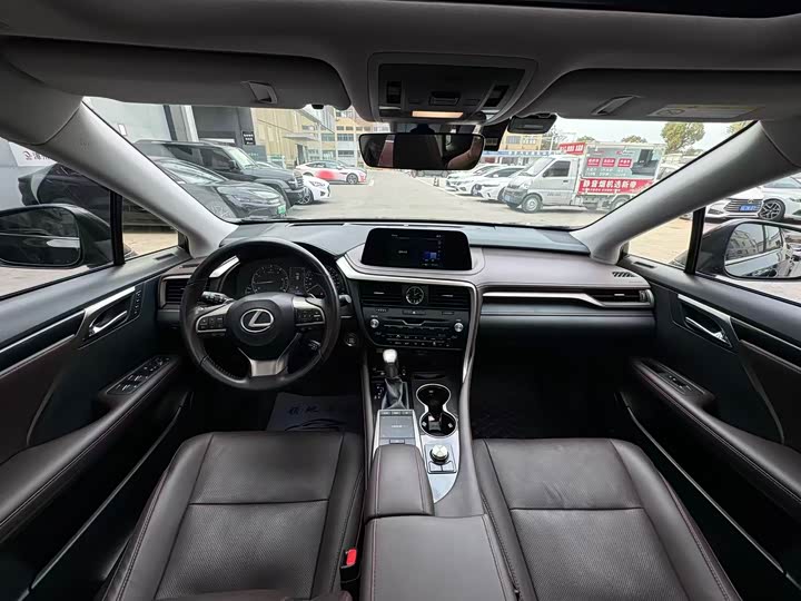 Фото 6 - Lexus RX