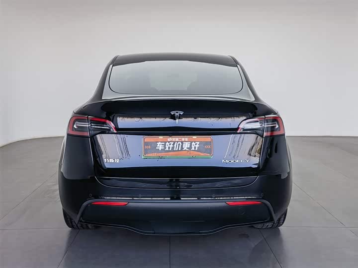 Фото 4 - Tesla Model Y