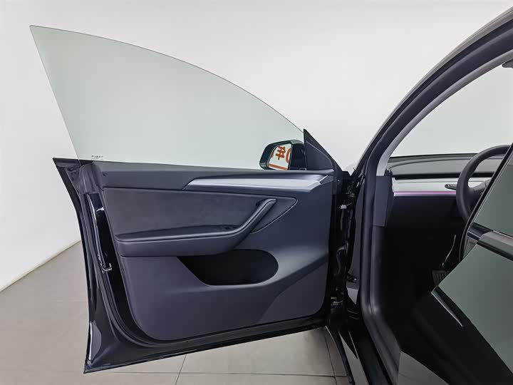 Фото 8 - Tesla Model Y