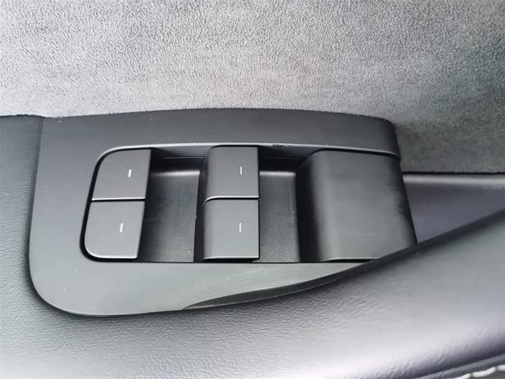 Фото 9 - Tesla Model Y