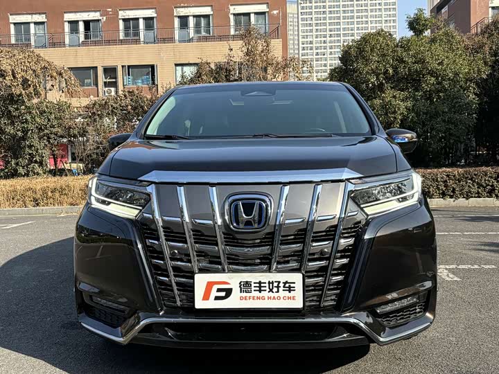 Фото 2 - Honda Elysion