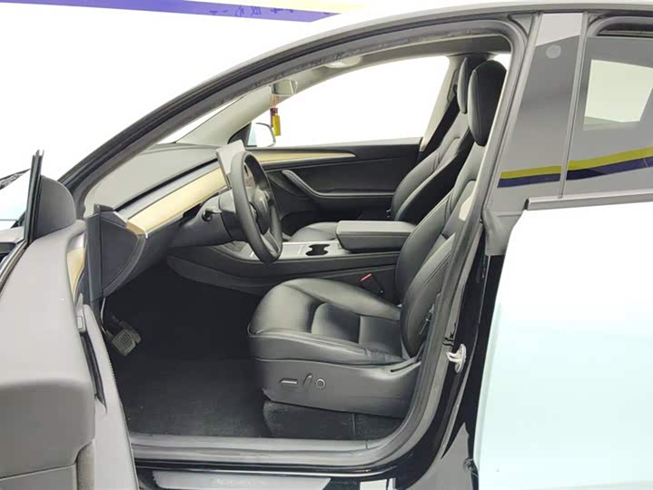 Фото 9 - Tesla Model Y