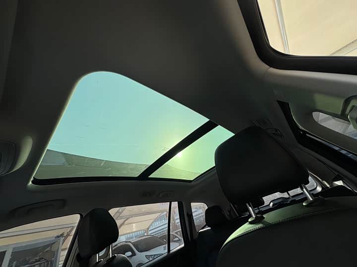 Фото 8 - Roewe RX8